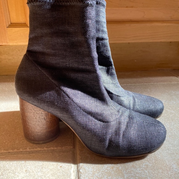 Maison Martin Margiela Stretch Ankle Boots - Picture 3 of 5
